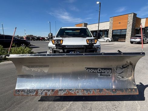 Used 2022 Ford F250 XL w/ Power Equipment Group AWD/4WD image 3