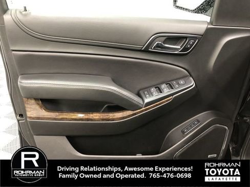 Used 2019 Chevrolet Suburban LT image 12