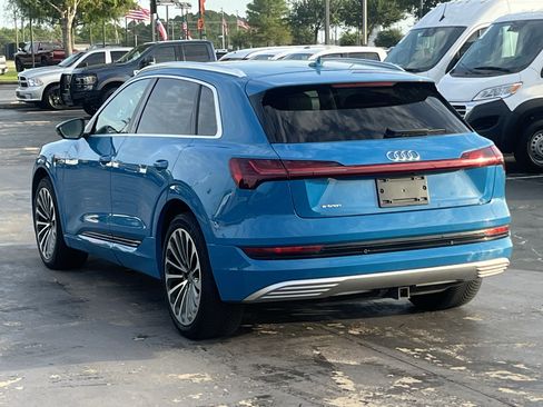 Used 2019 Audi e-tron Prestige w/ Prestige Package AWD/4WD image 9