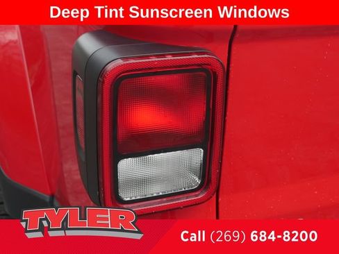 Used 2022 Jeep Gladiator Sport AWD/4WD image 15