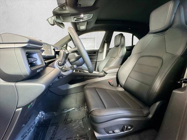 Certified 2026 Porsche Macan 4 Electric AWD/4WD image 5