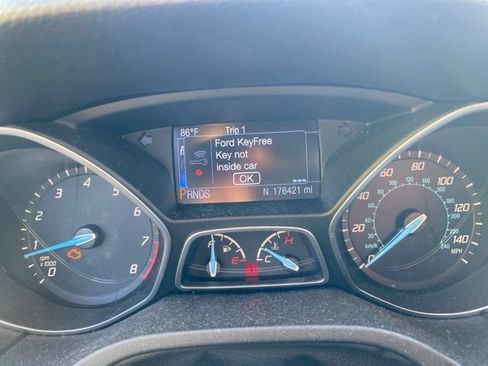 Used 2014 Ford Focus Titanium FWD image 30