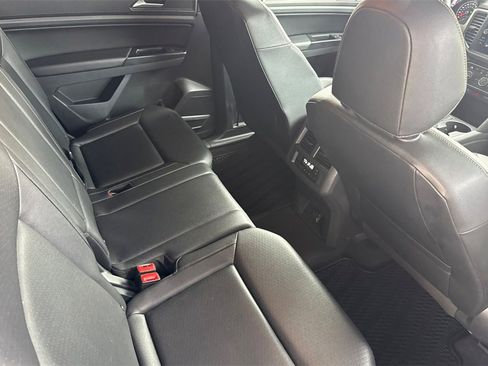 Used 2020 Volkswagen Atlas SE image 24