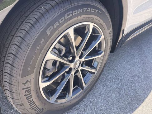 Certified 2024 Cadillac XT4 Sport AWD/4WD image 10