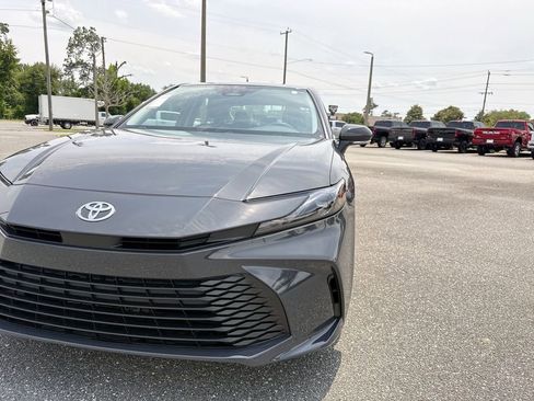 Used 2025 Toyota Camry LE FWD image 11