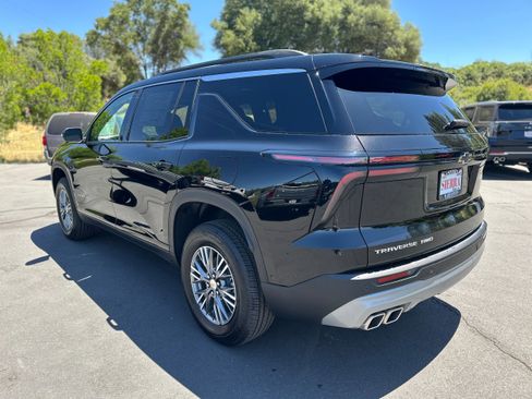 New 2025 Chevrolet Traverse LT w/ Enhanced Driving Package image 6