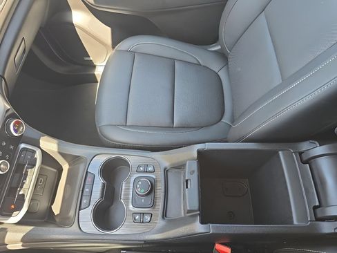 Used 2023 GMC Acadia SLT w/ Preferred Package AWD/4WD image 27