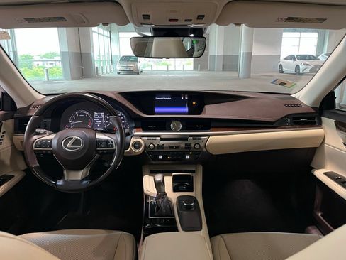 Used 2018 Lexus ES 350 w/ Premier Package FWD image 36