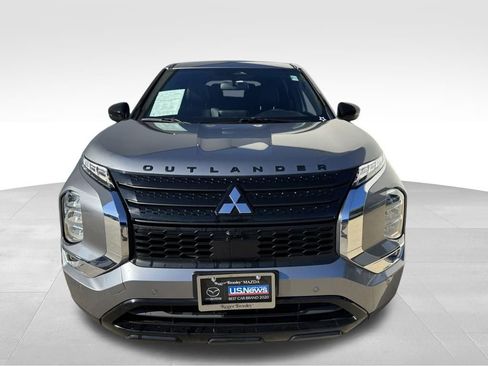 Used 2022 Mitsubishi Outlander SE FWD image 3
