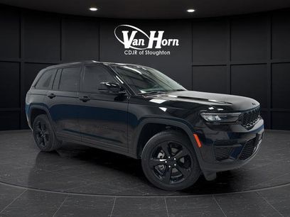 Used 2025 Jeep Grand Cherokee Altitude