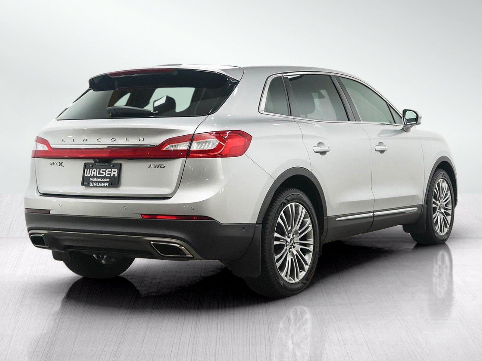 Used 2018 Lincoln MKX Reserve AWD/4WD image 5