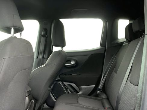 Certified 2021 Jeep Renegade Latitude image 21