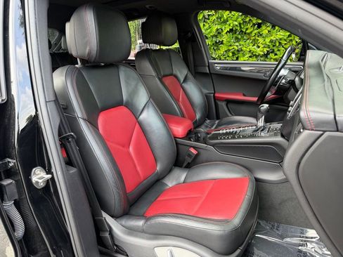 Used 2018 Porsche Macan Sport Edition AWD/4WD image 35