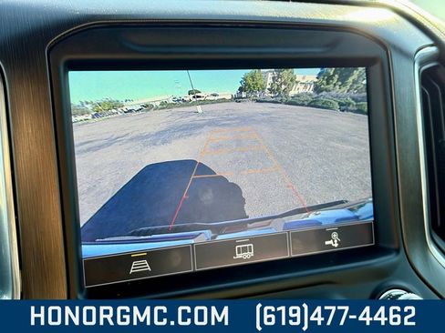 Used 2022 GMC Sierra 2500 AT4 image 34
