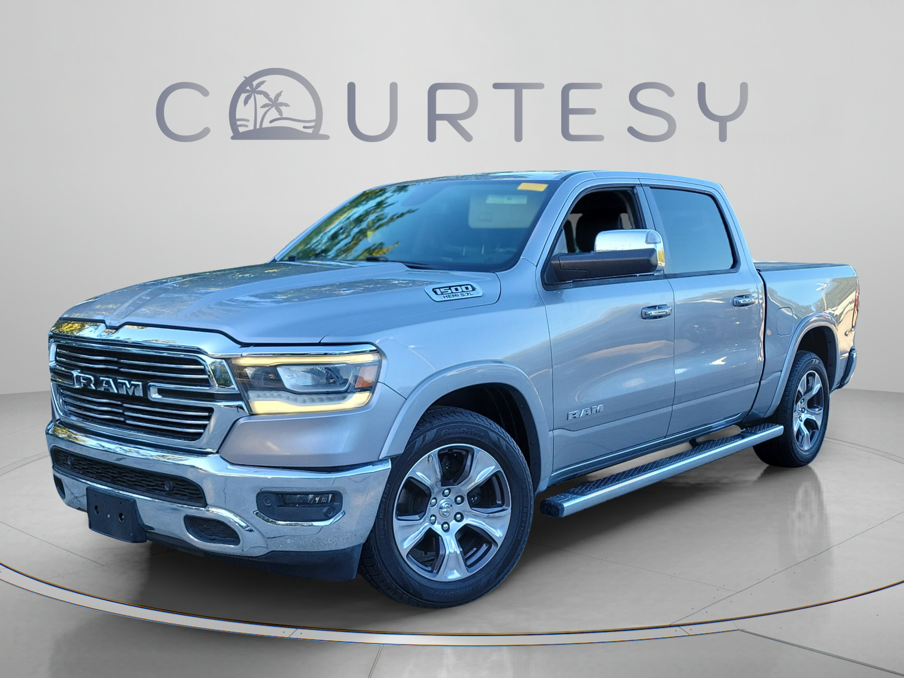 Used 2019 RAM 1500 Laramie RWD image 1