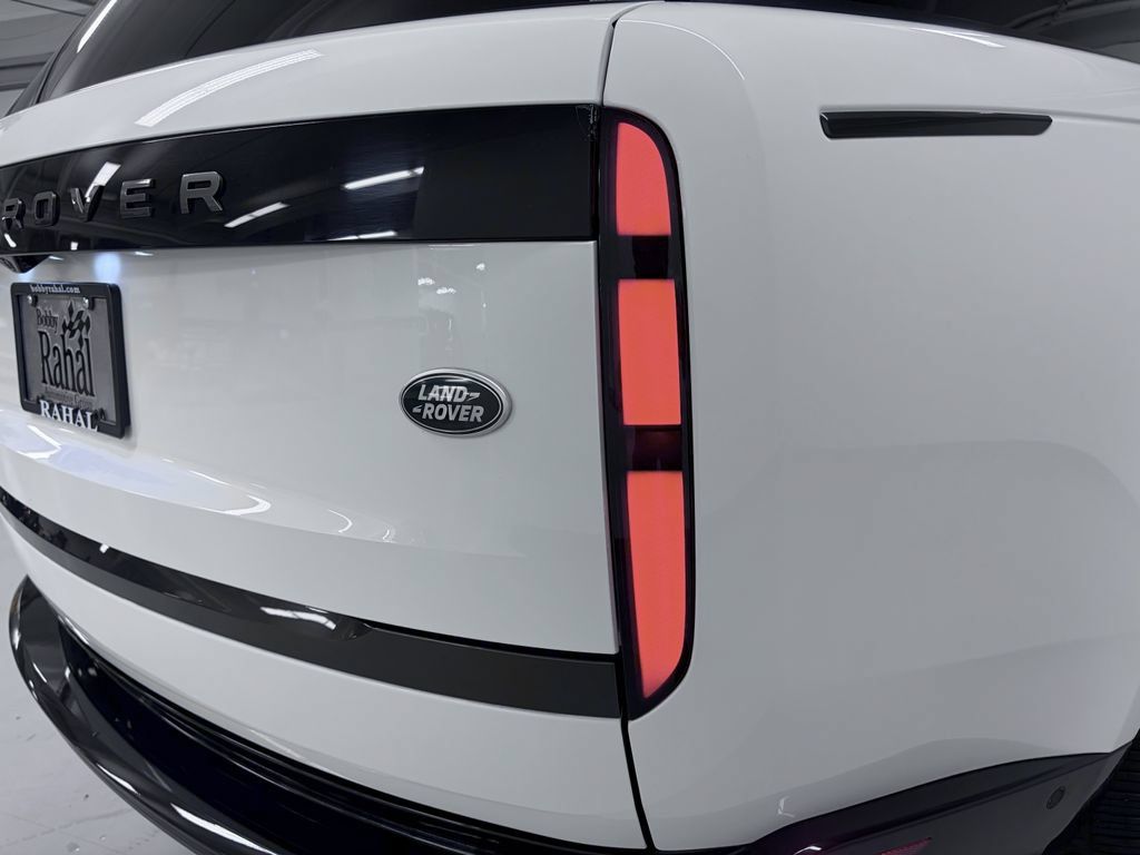 Used 2023 Land Rover Range Rover SE AWD/4WD image 9