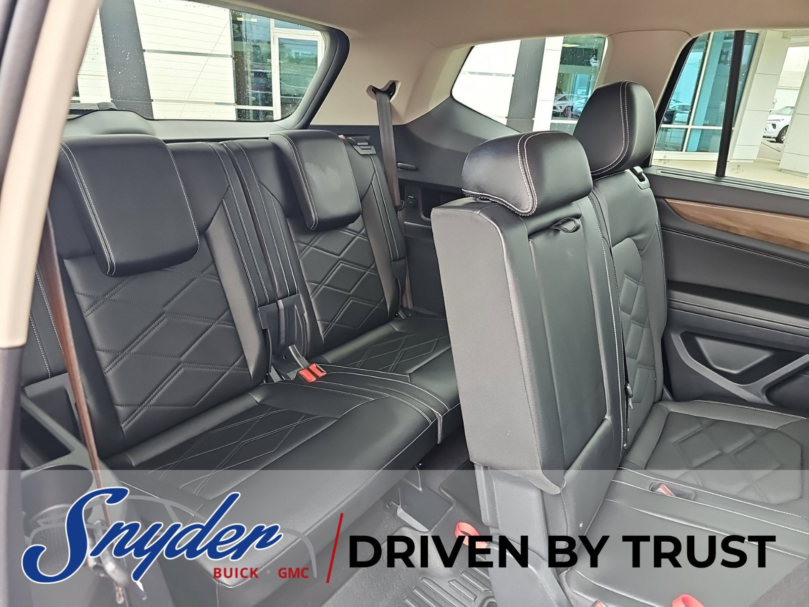 Used 2024 Volkswagen Atlas SE FWD image 30