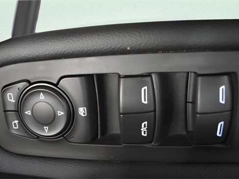 Used 2024 GMC Terrain SLT w/ Elevation Edition image 23