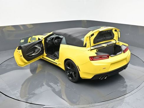 Used 2018 Chevrolet Camaro SS RWD image 26
