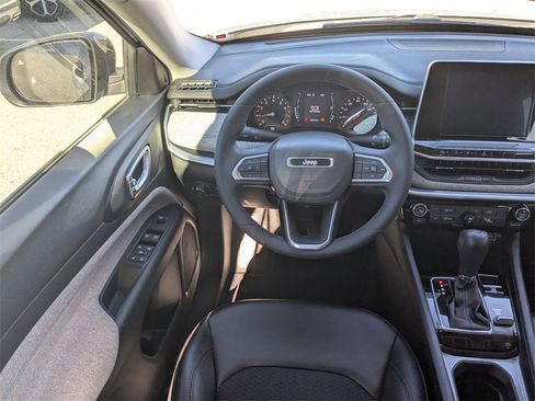 Used 2022 Jeep Compass Latitude image 26