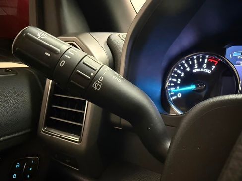 Used 2020 Ford Expedition Max XLT w/ Equipment Group 202A image 15