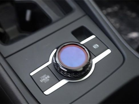 New 2025 Volkswagen Tiguan SE image 16