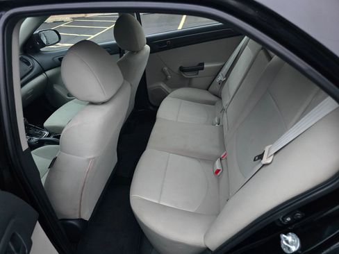 Used 2013 Kia Forte LX image 17