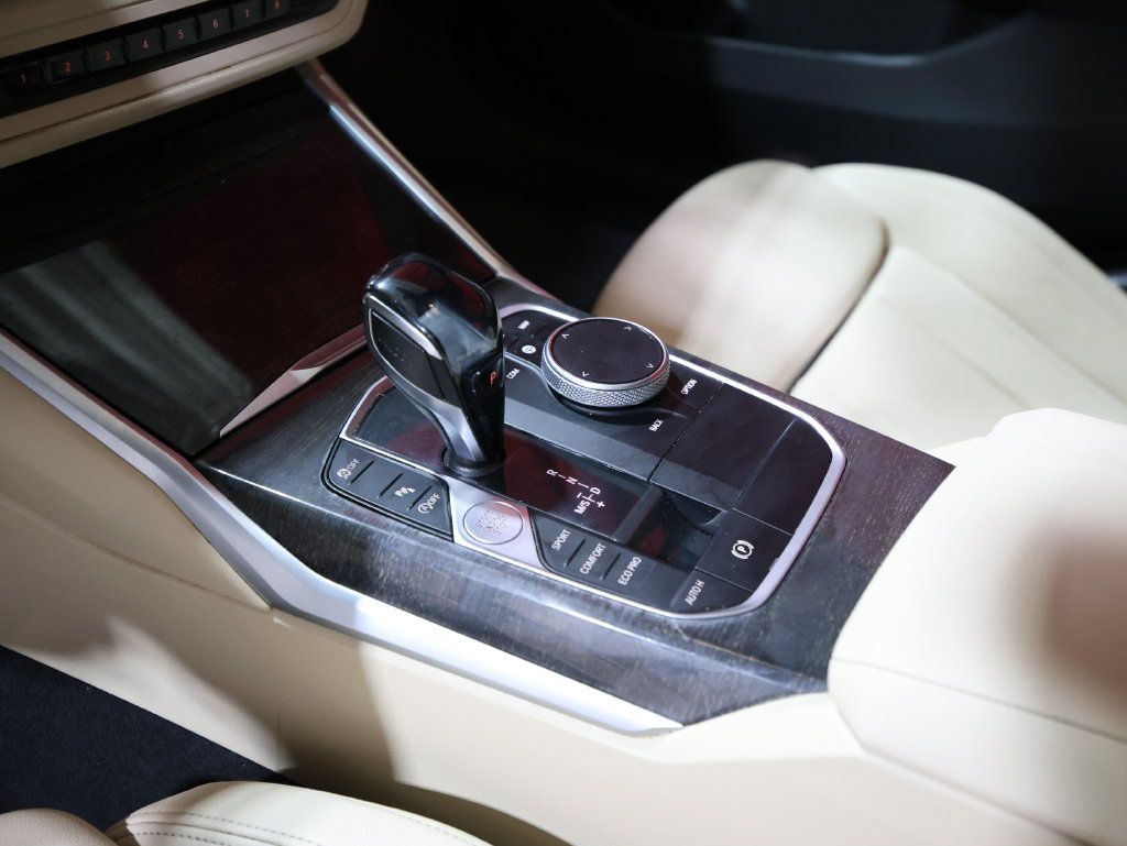 Used 2020 BMW 330i Sedan w/ Convenience Package RWD image 21