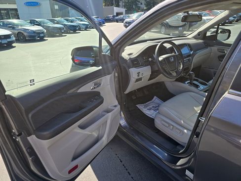 Used 2017 Honda Pilot EX-L image 3