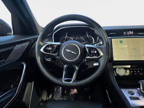 Used 2022 Jaguar F-PACE S AWD/4WD image 19