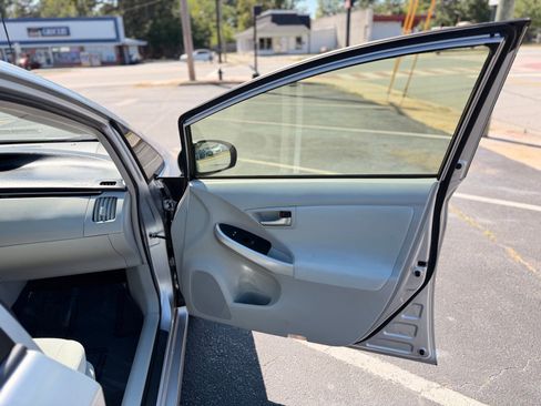 Used 2012 Toyota Prius Two FWD image 18