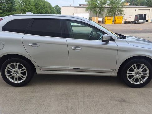 Used 2015 Volvo XC60 T5 Platinum image 7