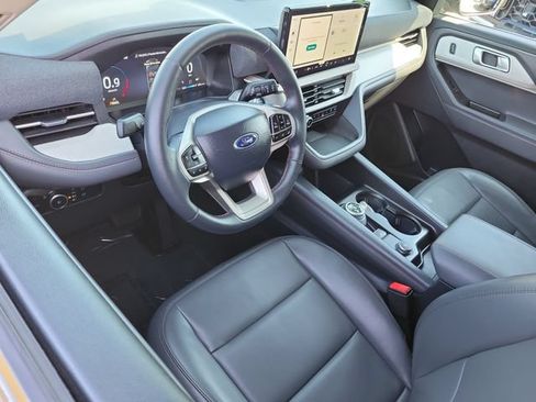 Used 2026 Ford Explorer Active w/ Active Comfort Package RWD image 6