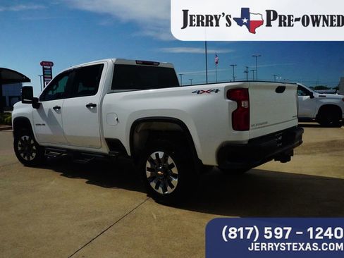Used 2022 Chevrolet Silverado 2500 Custom w/ Custom Value Package AWD/4WD image 2