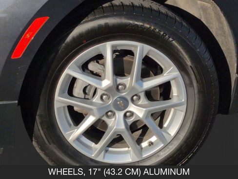 Used 2023 Chevrolet Equinox LT image 11