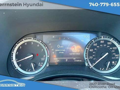 Used 2021 Toyota Highlander XLE AWD/4WD image 18