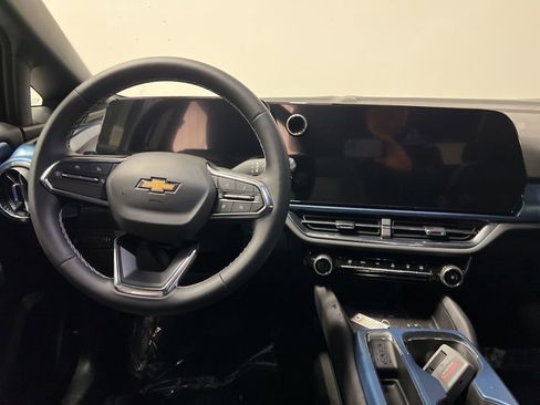 New 2026 Chevrolet Equinox EV LT AWD/4WD image 12