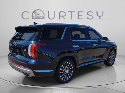 Used 2024 Hyundai Palisade Calligraphy FWD image 5