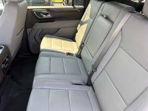 Used 2023 Chevrolet Suburban Z71 w/ Luxury Package image 28