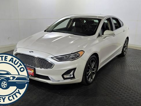 Used 2020 Ford Fusion Titanium image 3