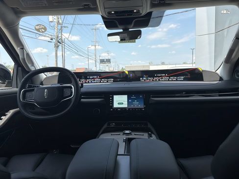 New 2027 Lincoln Navigator L Premier AWD/4WD image 10