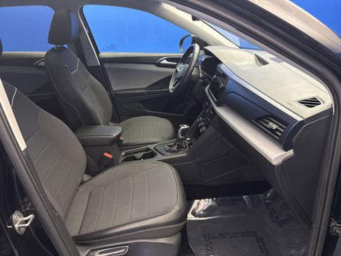 Certified 2023 Volkswagen Taos SE w/ Panoramic Sunroof Package FWD image 24