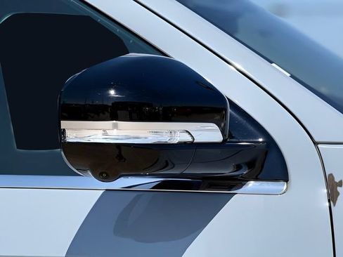 Used 2025 Lincoln Navigator Reserve AWD/4WD image 10