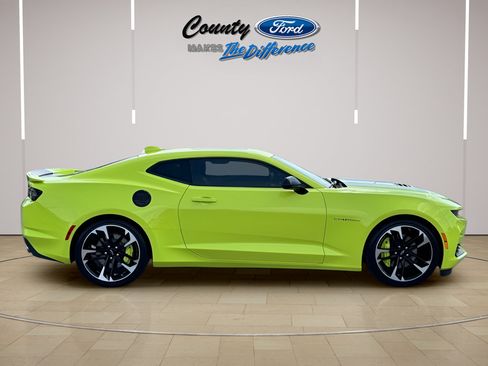 Used 2020 Chevrolet Camaro SS RWD image 13