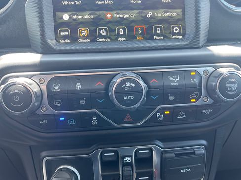 Certified 2021 Jeep Wrangler Unlimited Rubicon 4xe w/ Cold Weather Group AWD/4WD image 24
