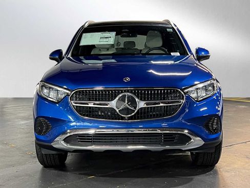 Used 2025 Mercedes-Benz GLC 300 4MATIC image 8