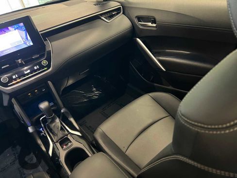 Certified 2023 Toyota Corolla Cross XLE image 11