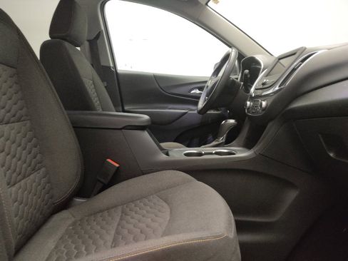 Used 2021 Chevrolet Equinox LT FWD image 21