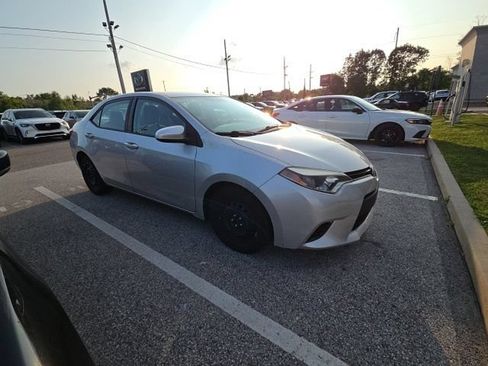 Used 2014 Toyota Corolla LE FWD image 19