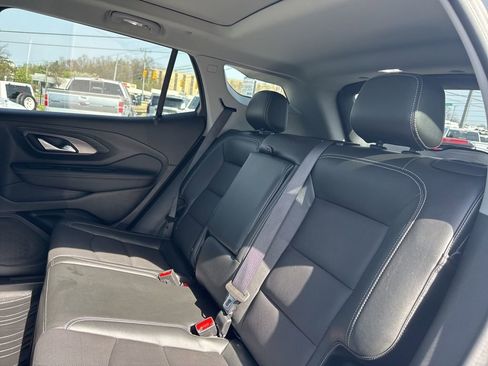 Used 2024 GMC Terrain SLT w/ Elevation Edition image 25